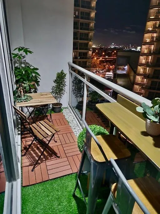 Lägenhet Azure Staycation By Solace Peak 2Br Manila